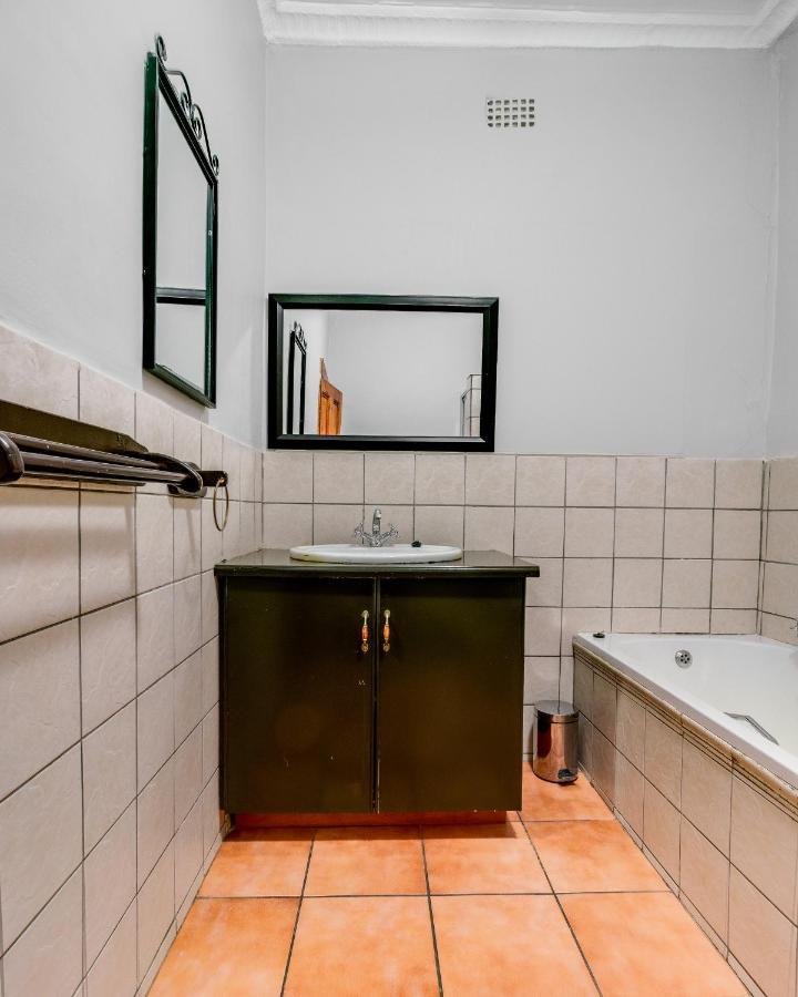 The Nightingale Guesthouse Bloemfontein Zewnętrze zdjęcie