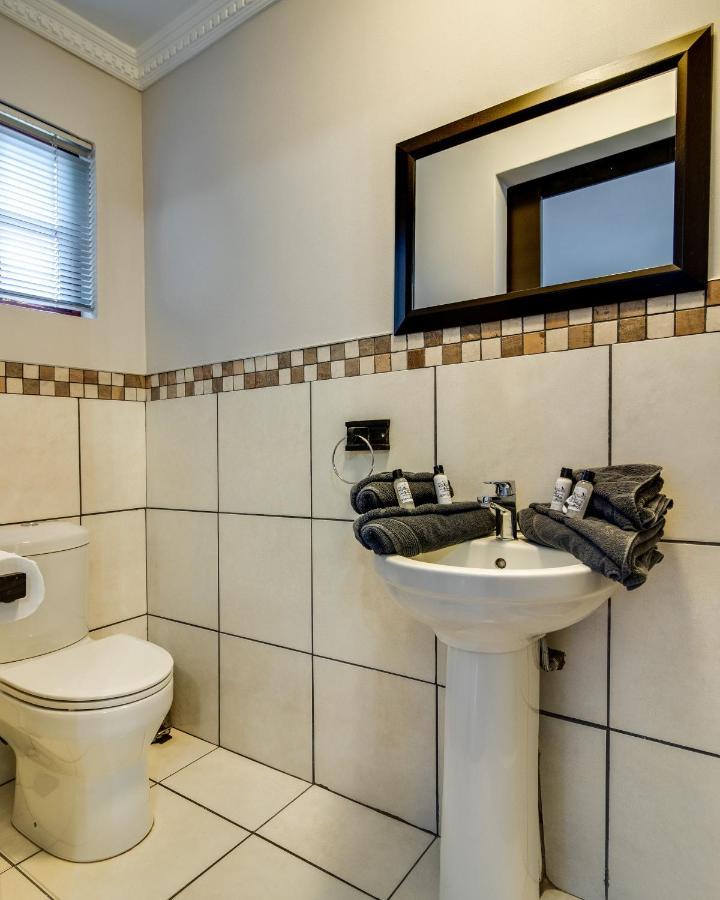 The Nightingale Guesthouse Bloemfontein Zewnętrze zdjęcie