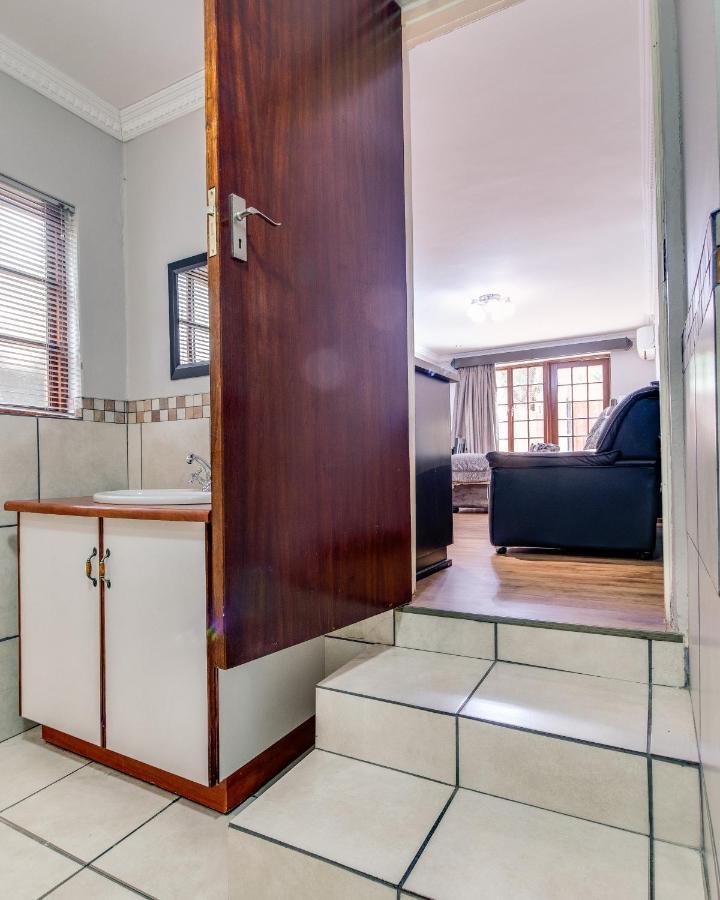 The Nightingale Guesthouse Bloemfontein Zewnętrze zdjęcie