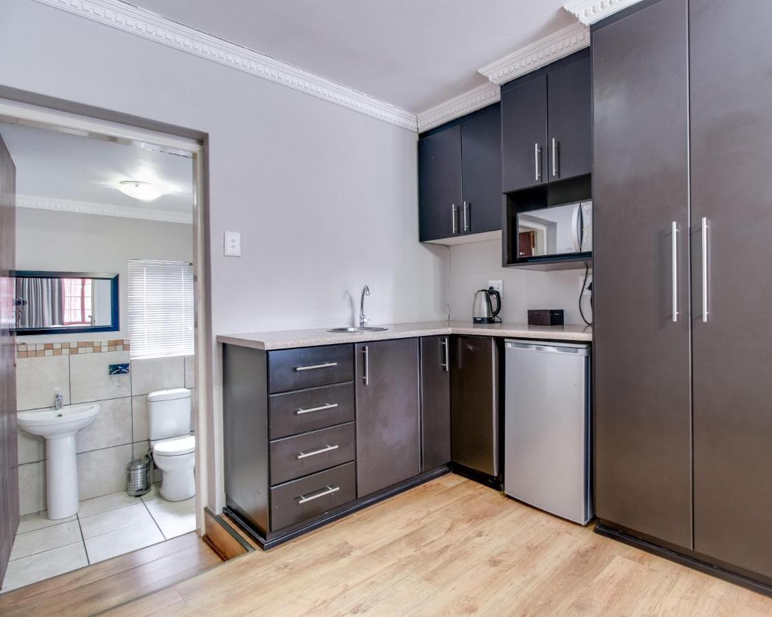 The Nightingale Guesthouse Bloemfontein Zewnętrze zdjęcie